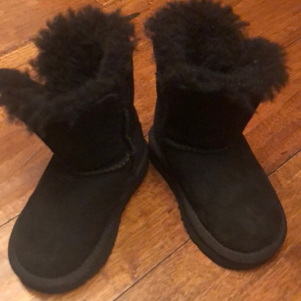 Black Ugg’s Toddler size 6